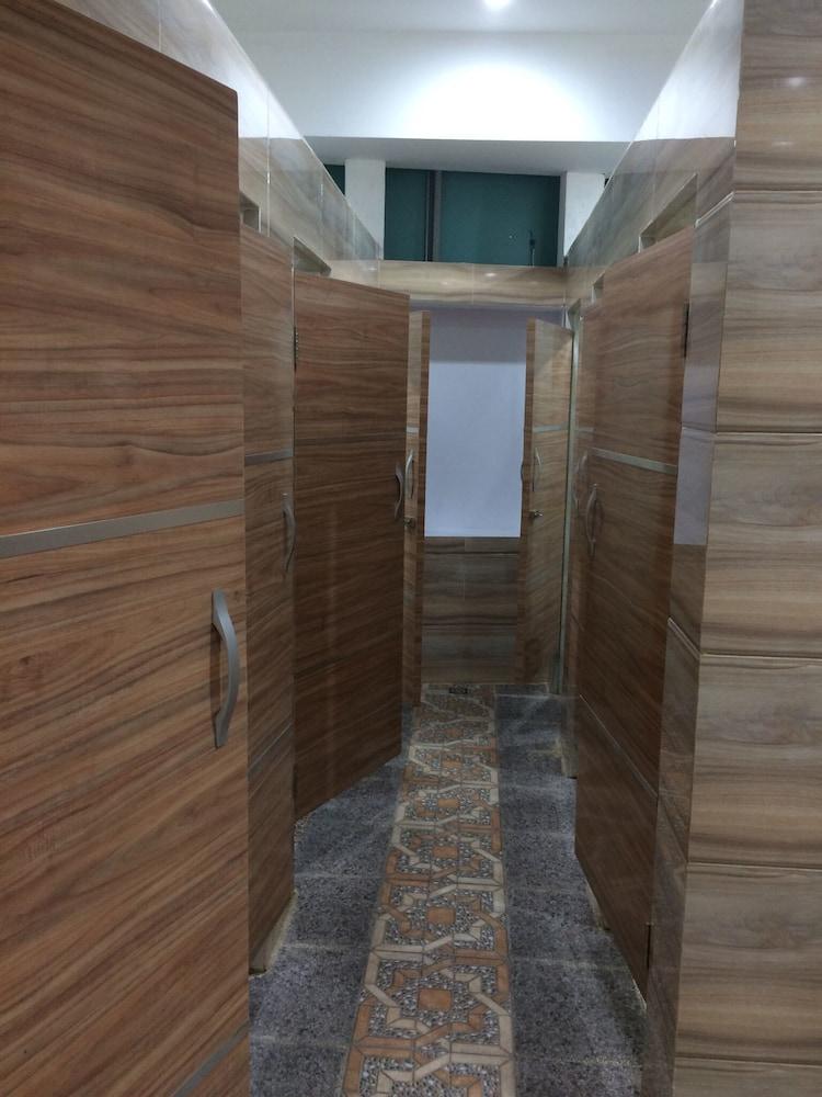 Hotel Oyo 1825 Marcopolo Pekanbaru