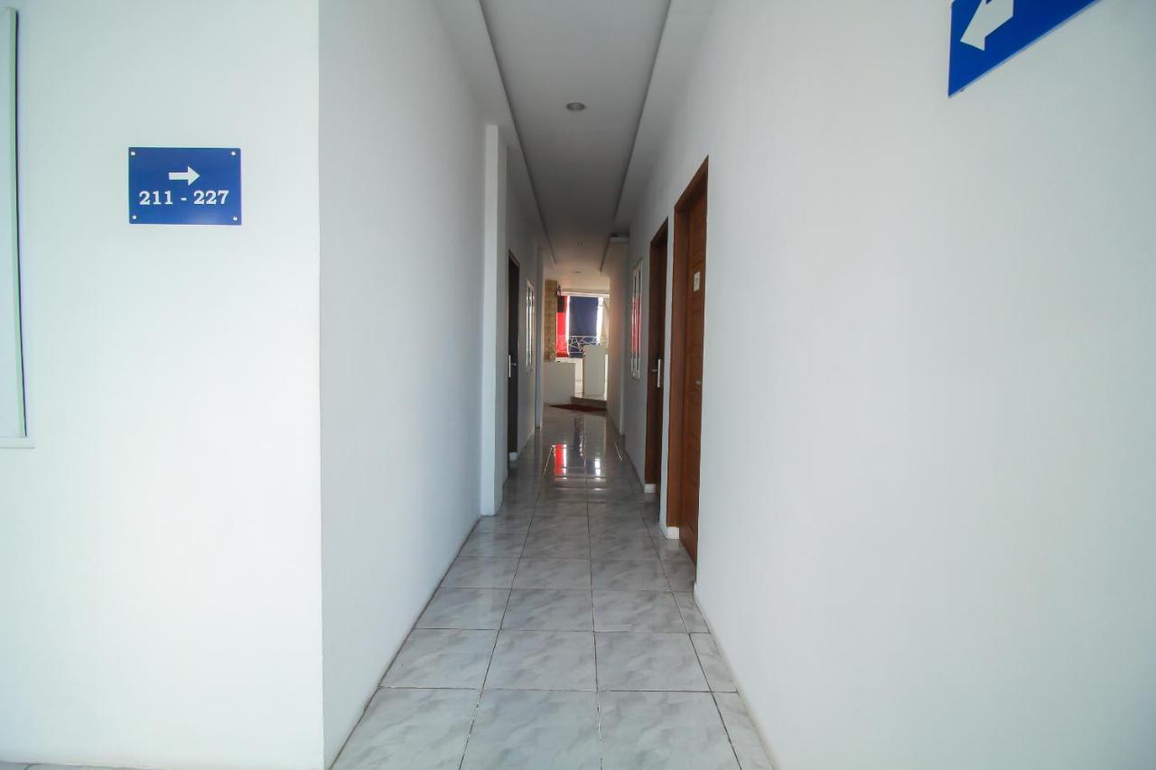 Hotel Oyo 1825 Marcopolo Pekanbaru