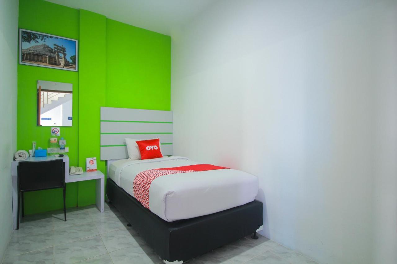 Oyo 1825 Marcopolo Pekanbaru